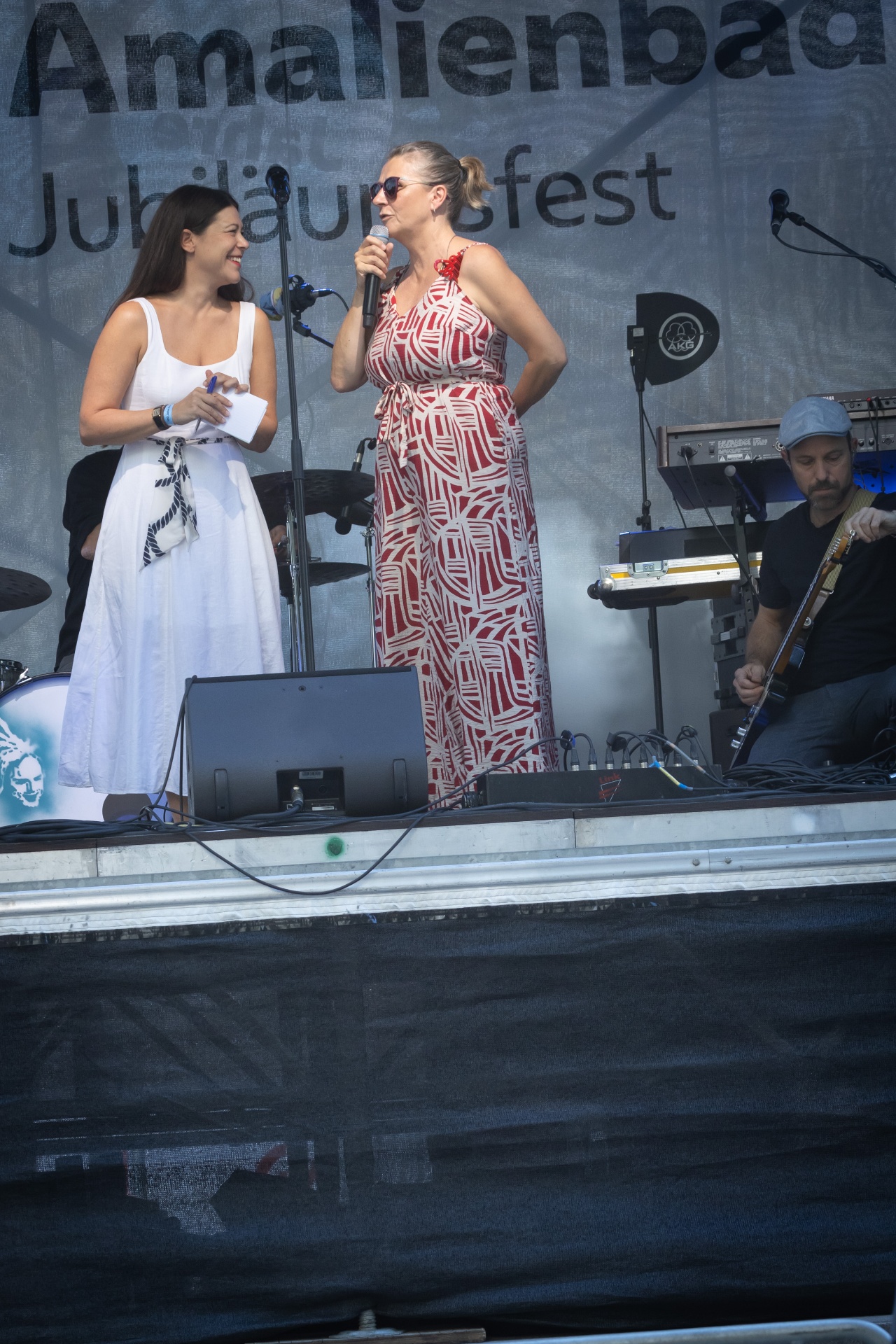 Verena Titze im Gespräch beim Jubiläumsfest Amalienbad